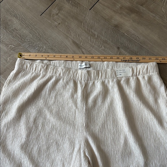 Elegant Cream Wide-Leg Pants - Picture 5 of 7